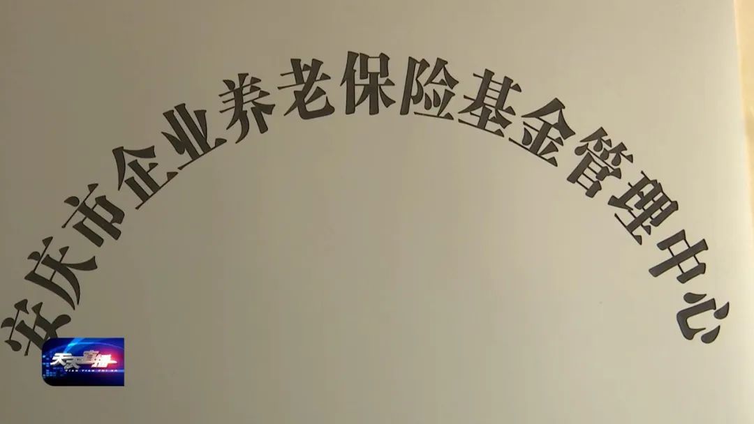 DƬ